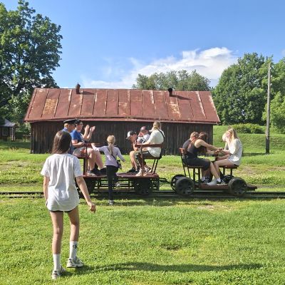 Vasaras radošā darbnīca “Brīvdienas ir manas laimīgās dienas”